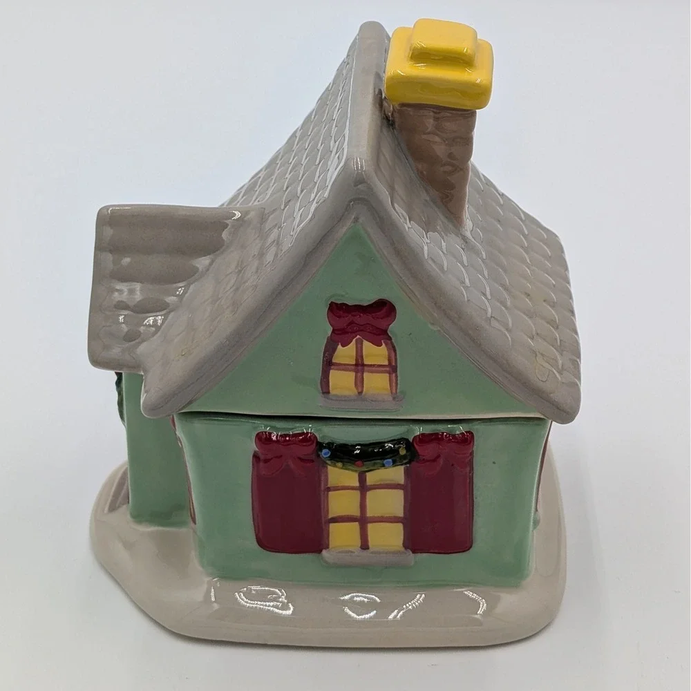 Temp-tations by Tara Christmas Village 8 oz Lidded Canister House 145385